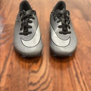 Nike Soccer Cleats
Like New 
Size 5.5Y